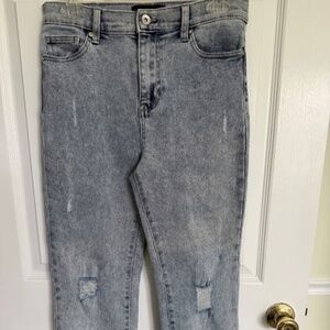 KENDALL + KYLIE ICONIC HIGH RISE STRAIGHT JEANS